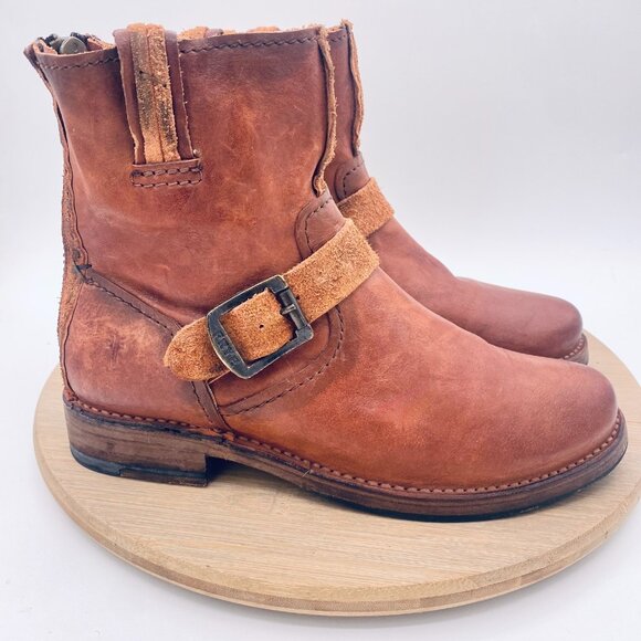Frye Boots Womens 7.5 Tan Leather Back Zip Vicky Ankle Engineer Moto Biker - Picture 1 of 13